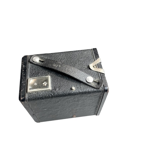 VTG Brownie Six-20 Camera Model D - Picture 6 of 12